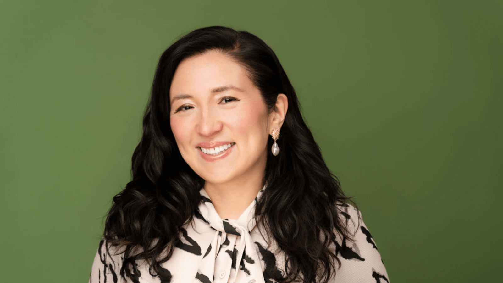Headshot photo of Zoe Amar